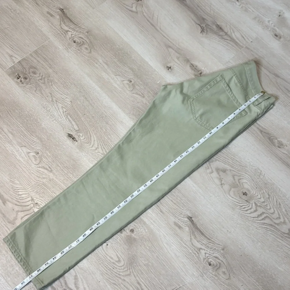 Club Monaco Women’s‎ Jeans 26 Sage Green Relaxed Slim Crop High Rise Straight